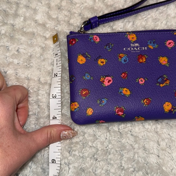 NWT Coach Purple Wristlet with Flowers - Picture 5 of 6